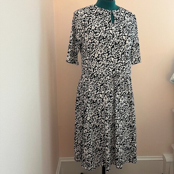 Lands' End Dresses & Skirts - NWOT Lands End Misses Large Black and White Knit Dress